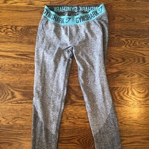 Gym shark leggings